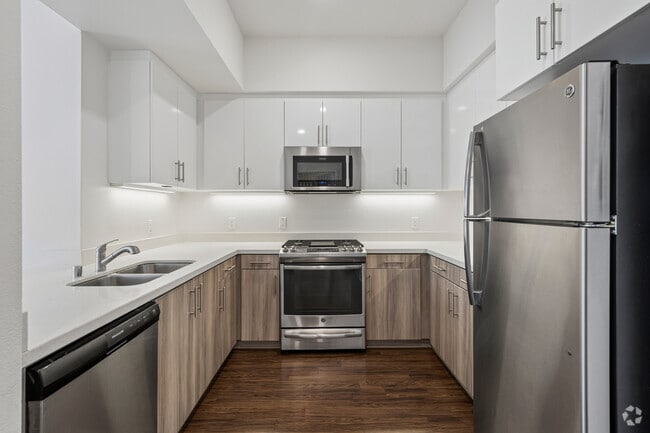 2 Bedroom A 2BR, 2BA - 816SF - Kitchen