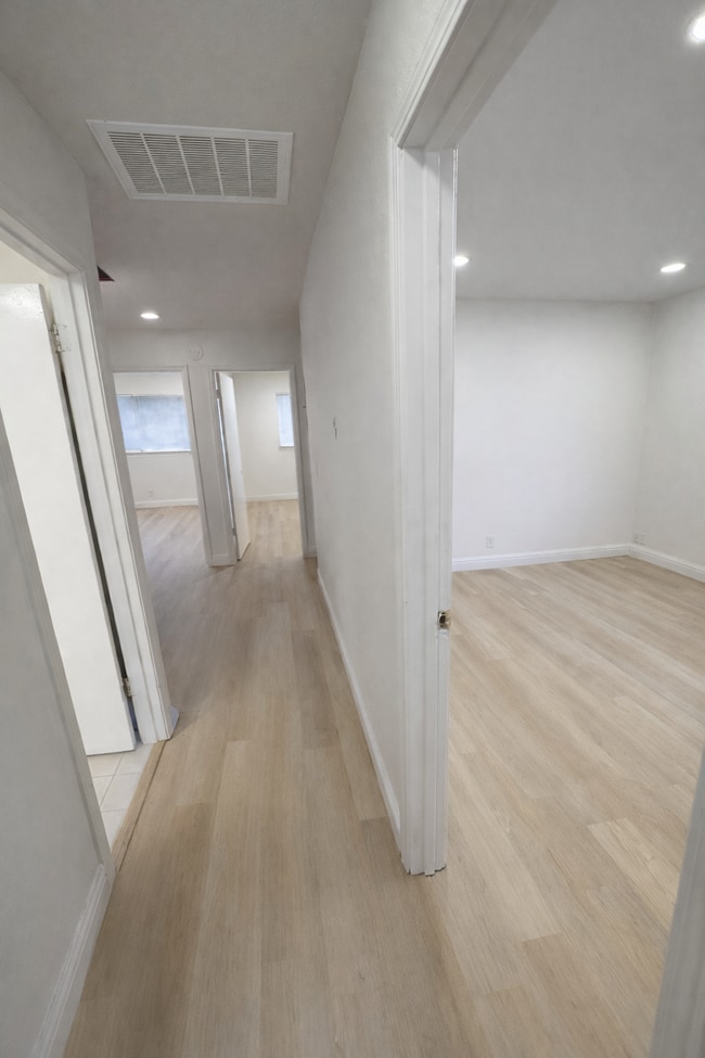 Photo - 5964 Gilman Way