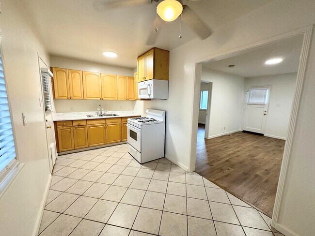 Photo - 201 N Florence St Apartment