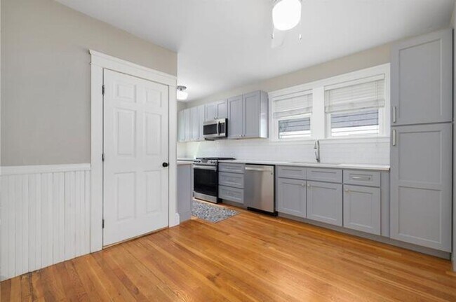 Photo - 92 Colonial Rd Unit 1