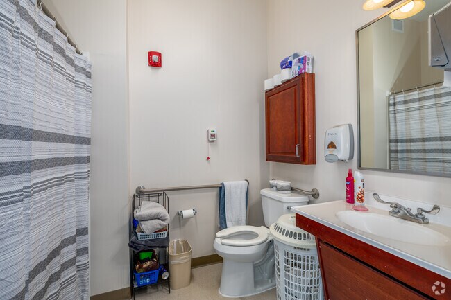 Studio - 300SF - Bathroom