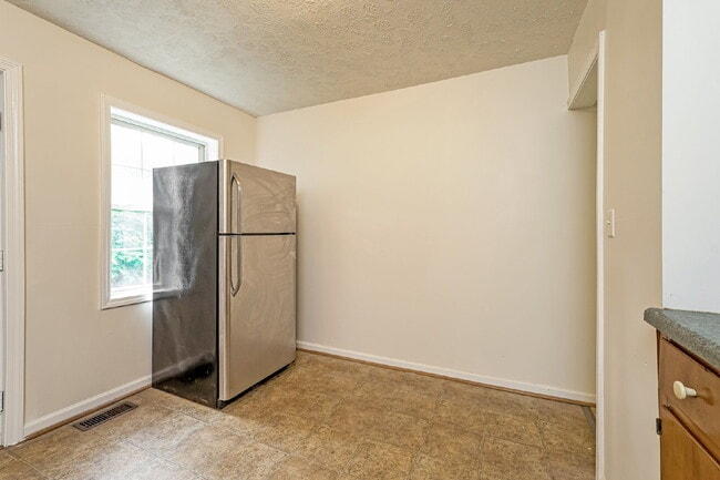 Photo - 1103 Louise Rd