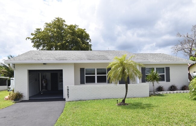 Building Photo - 9731 Richmond Cir