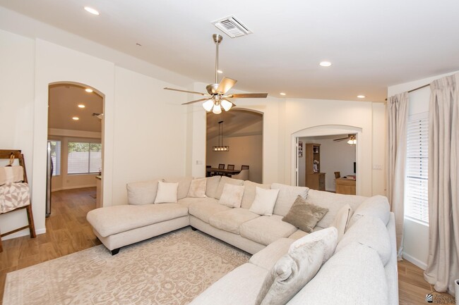 Photo - 3484 W 14th St