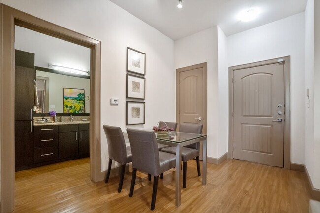 Photo - GRAPEVINE STATION