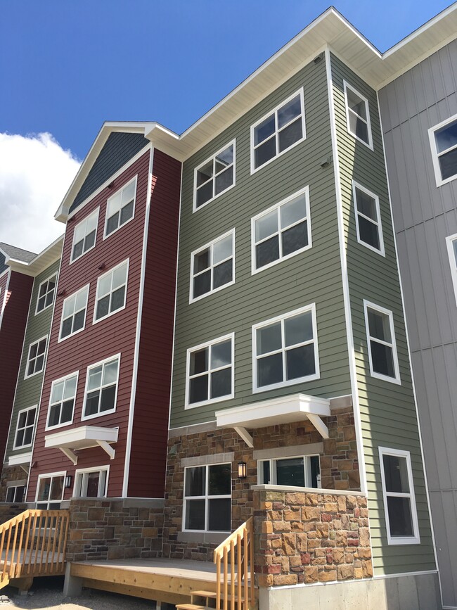 Kingston Pointe Apartments For Rent in Cedar Rapids, IA