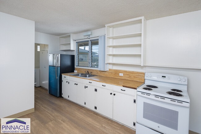 Photo - 4525 Aliikoa St