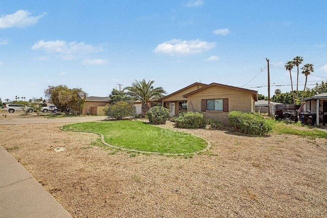 Photo - 1531 W 7th St