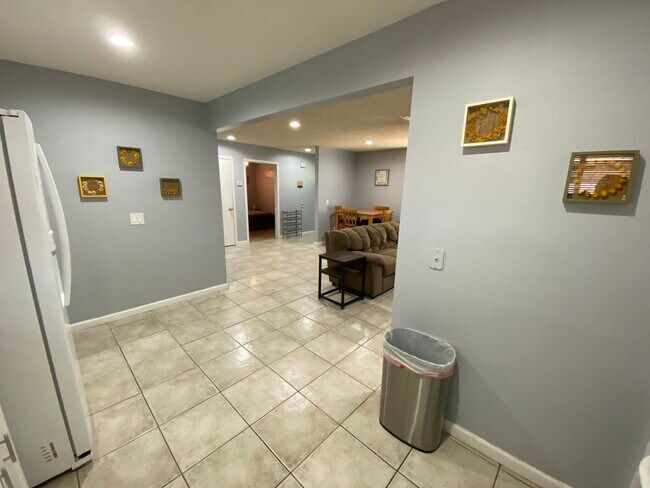 235 W Robertson Rd