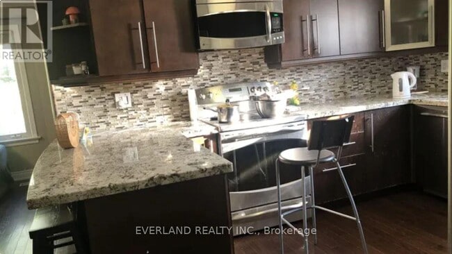 Photo - 302 Hendon Ave