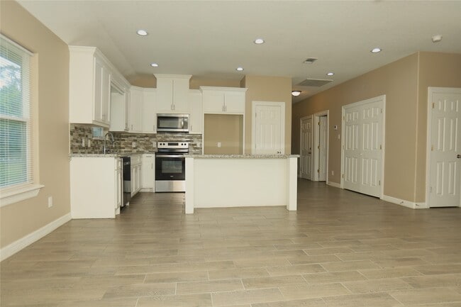 1012 -A Oak St
