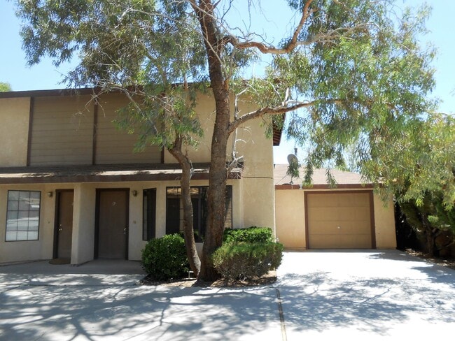 Building Photo - 936 W Perdew Ave Unit A