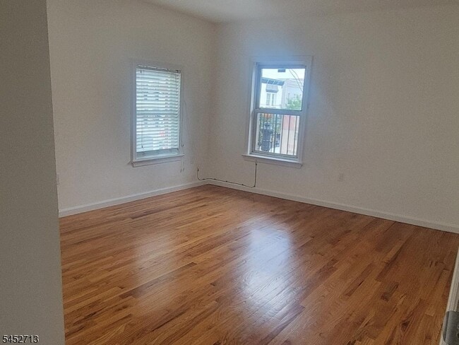 Photo - 151 Ferry St