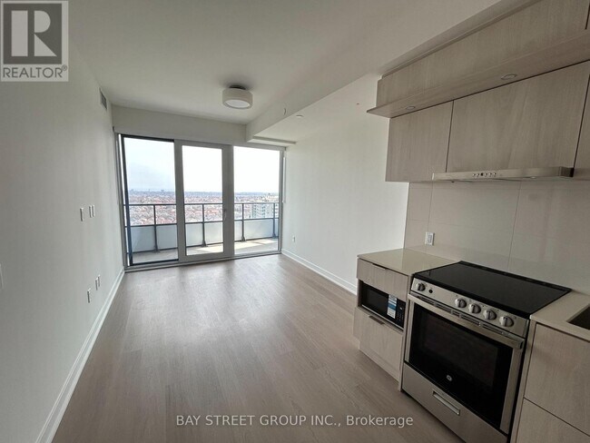 Photo - 448 Burnhamthorpe Rd W Unit 1308