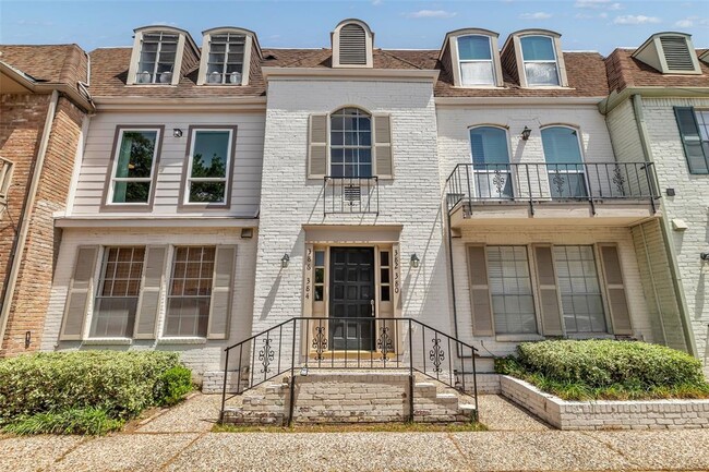 Photo - 386 N Post Oak Ln Condo