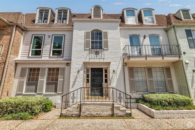 Building Photo - 386 N Post Oak Ln Rental