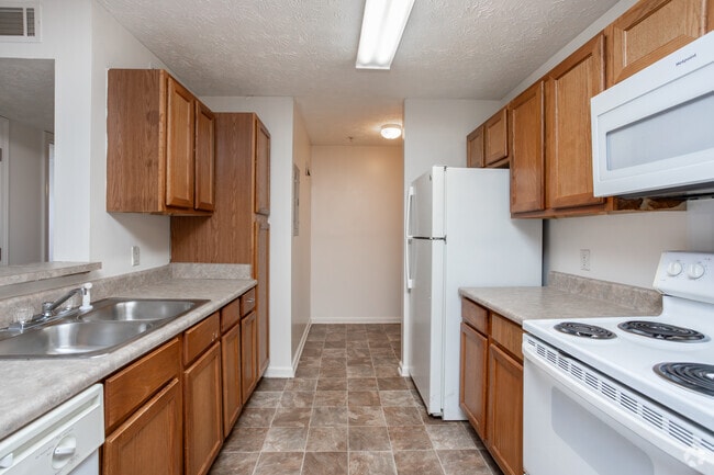 2BR, 2BA - 1,064SF - Kitchen