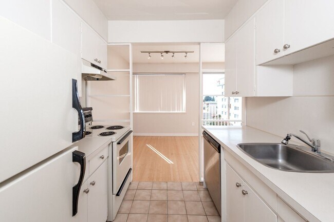 Photo - Hollyhill Towers