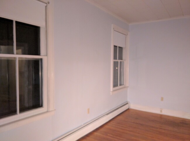 Living Room - 92 S Main St Apartamentos Unidad 2