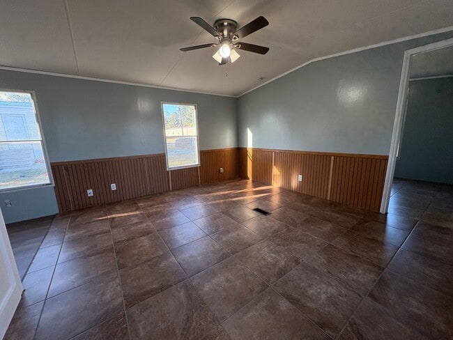 Photo - 2 Bedroom/ 1 Bathroom Mobile Home in Willo... Unit Willow Oak 3027