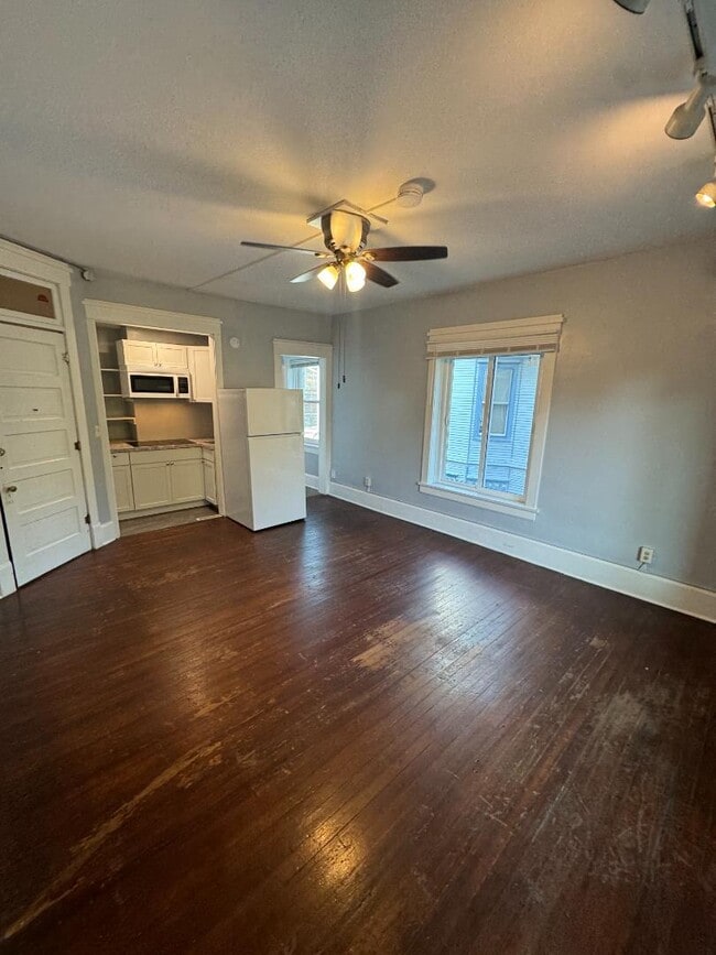 Photo - 602 E Grove St