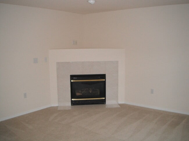 Photo - Spacious home and yard ready for you!