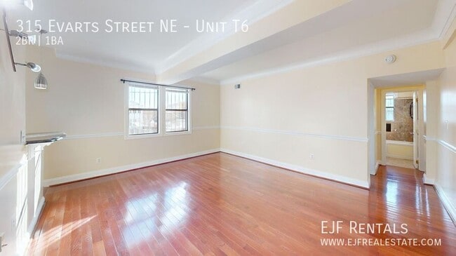 Photo - 315 Evarts St NE Unit T6