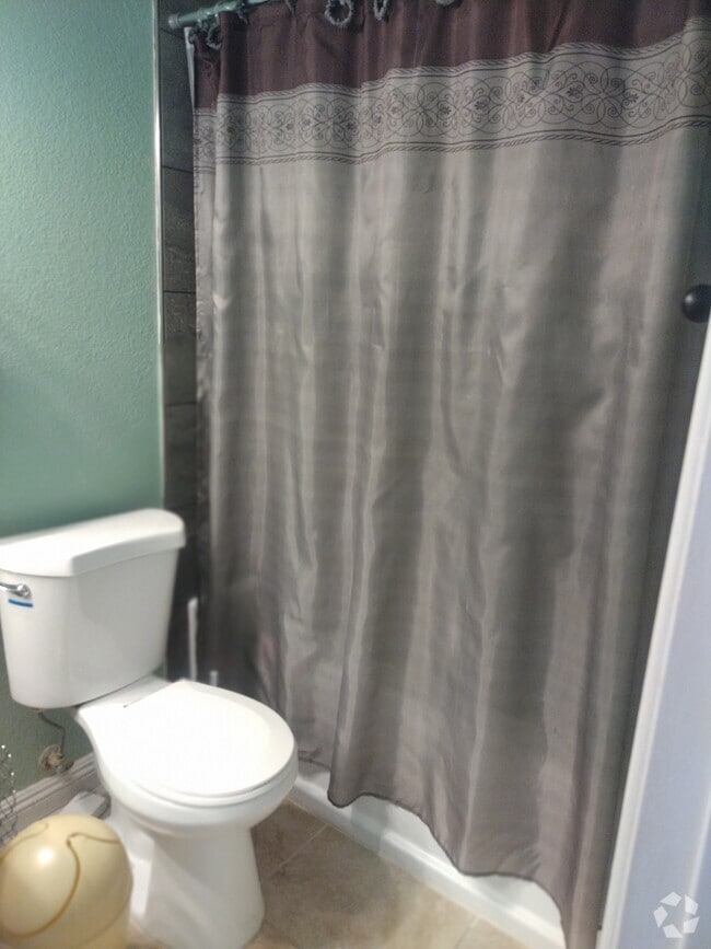 Bathroom - 277 N Lamb Blvd Rental