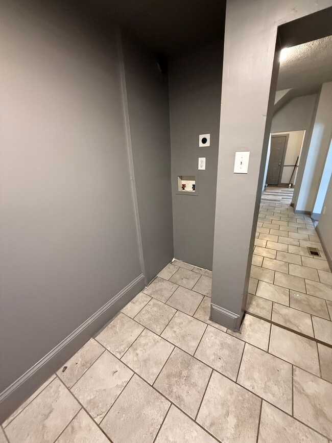 Photo - Charming 3-Bedroom Home for Rent with a Ya...