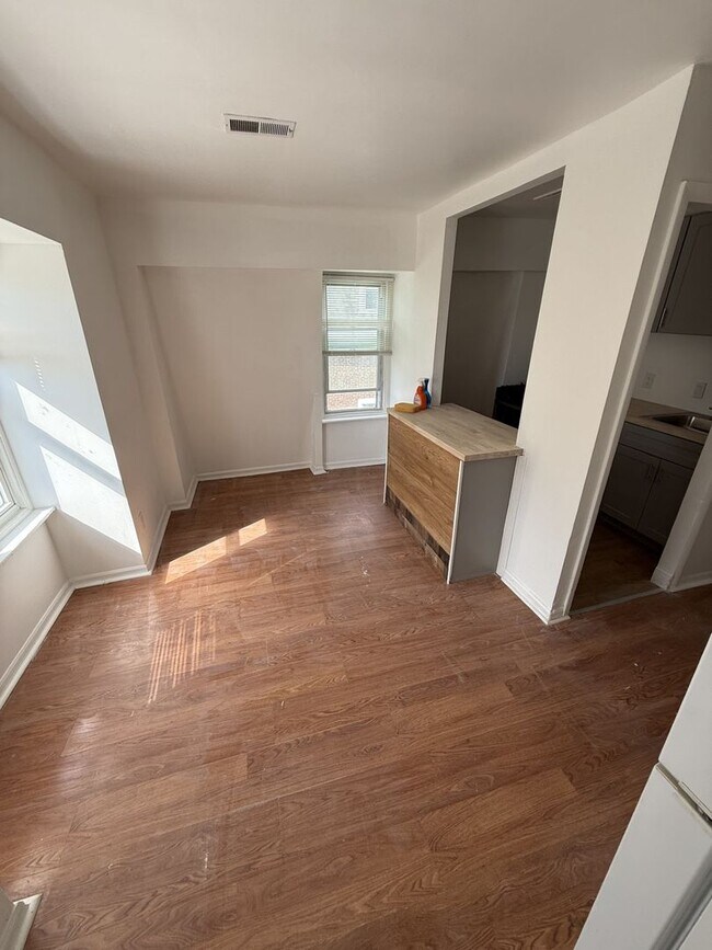 Photo - 513 Brinton St Unit 3rd Fl