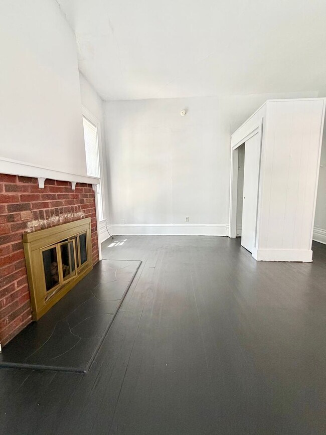 1214 Columbia St Unit 2