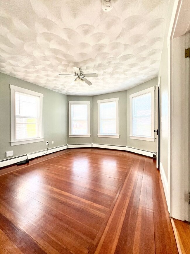Photo - 89 Rochambeau Ave Unit #3