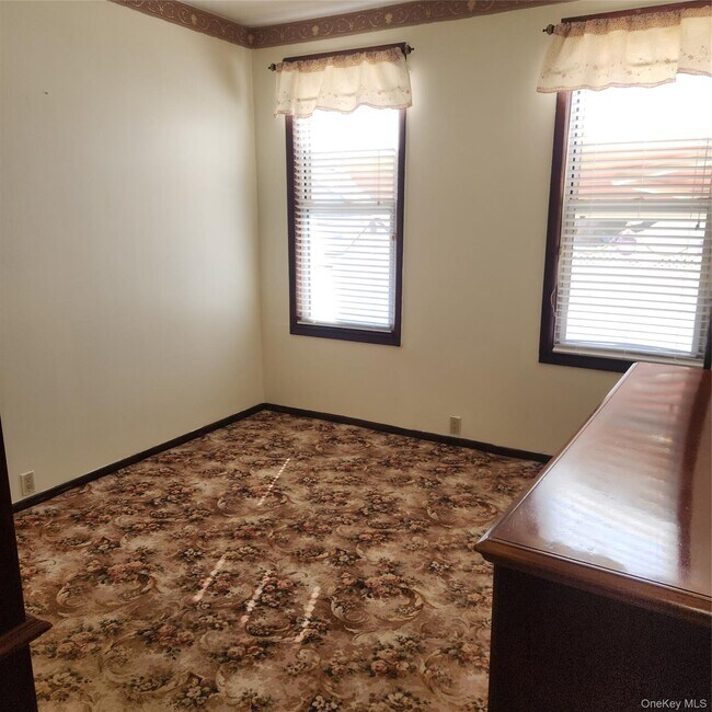 Photo - 77-16 78th St