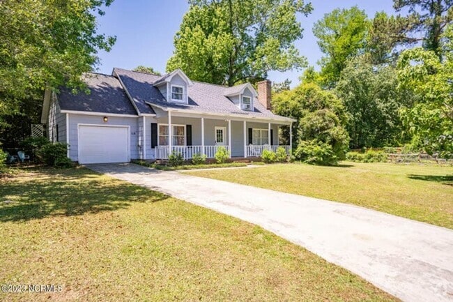 Building Photo - Fully Furnished Single Family Home - Long ...