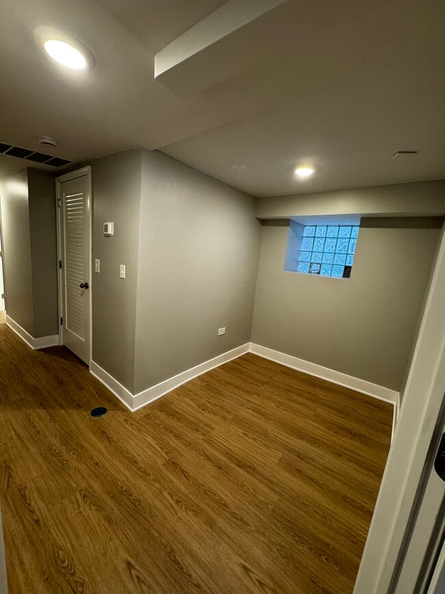 Photo - 3716 N Racine Ave Unit G