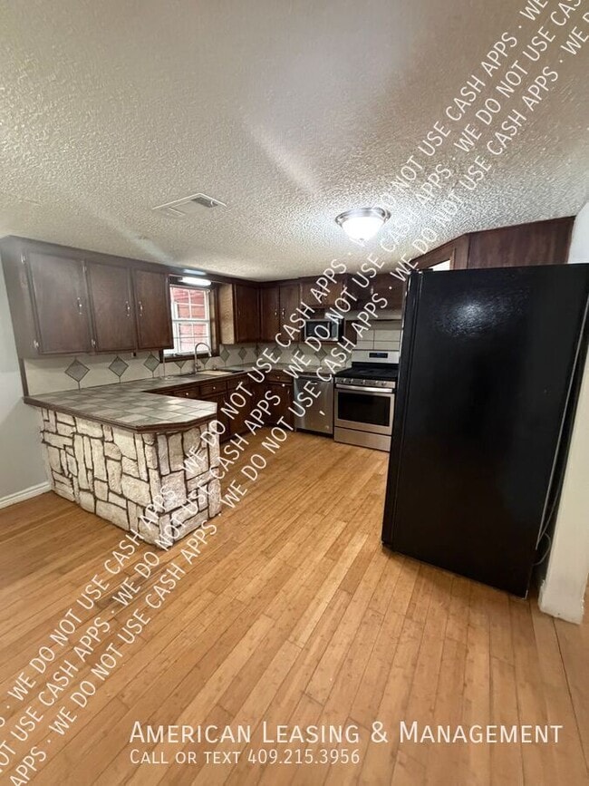 Photo - 10271 TX-103