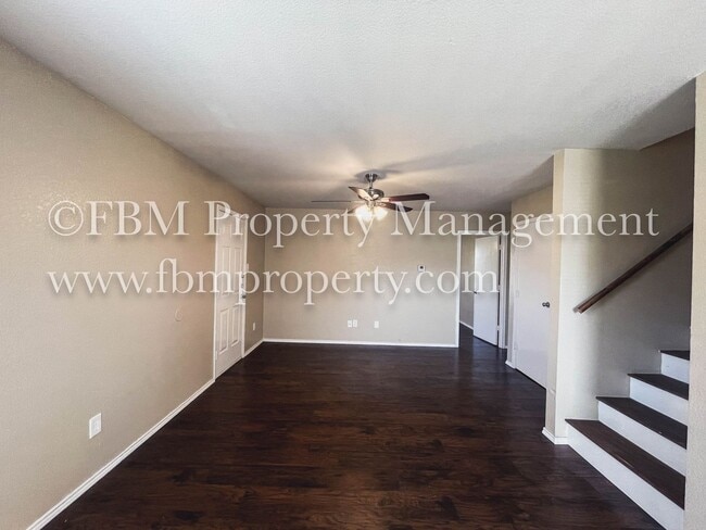 Photo - 400 Kings Way Dr Unit B