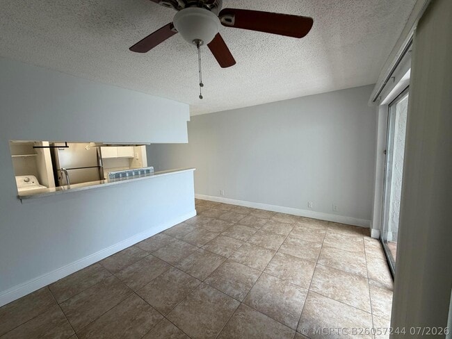 Building Photo - 4419 Treehouse Ln Unit C
