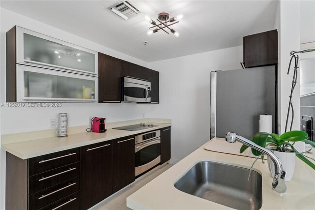 Photo - 90 SW 3rd St Unit 3609
