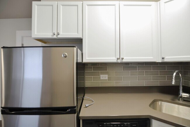 Photo - 817 W Lakeside Pl