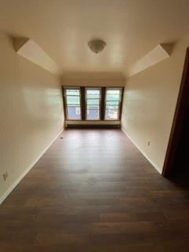 572-574 W Arthur Ave. - 572-574 W Arthur Ave. Apartment Unit #5