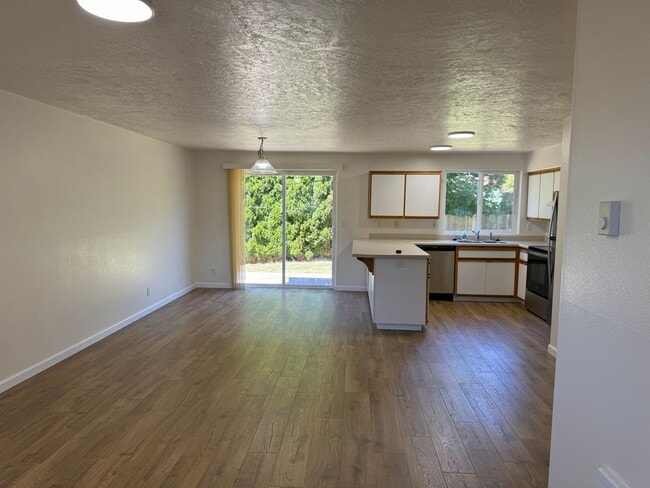 Photo - 4 bedroom 1.5 bathroom duplex