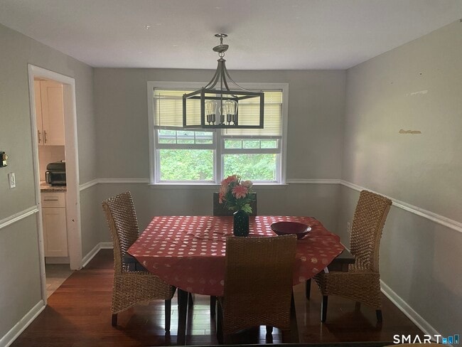 5 Blue Orchard Dr