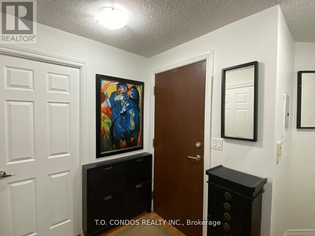 Photo - 310 Burnhamthorpe Rd W Unit 1802