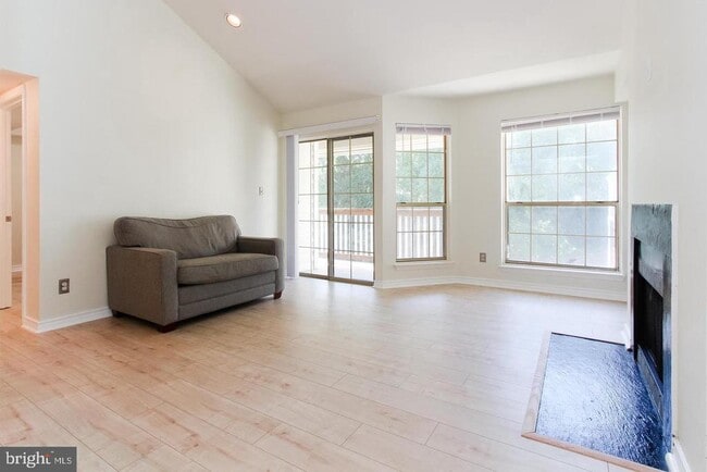 Photo - 3916 Penderview Dr Unit 436