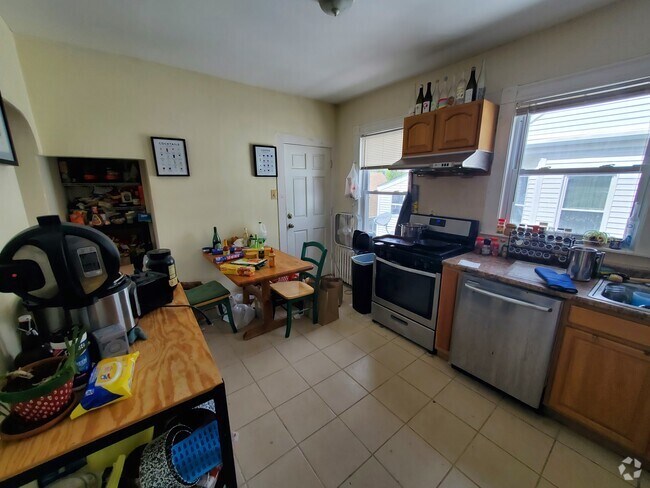 Building Photo - 110 Murdock St Unit 3 Rental