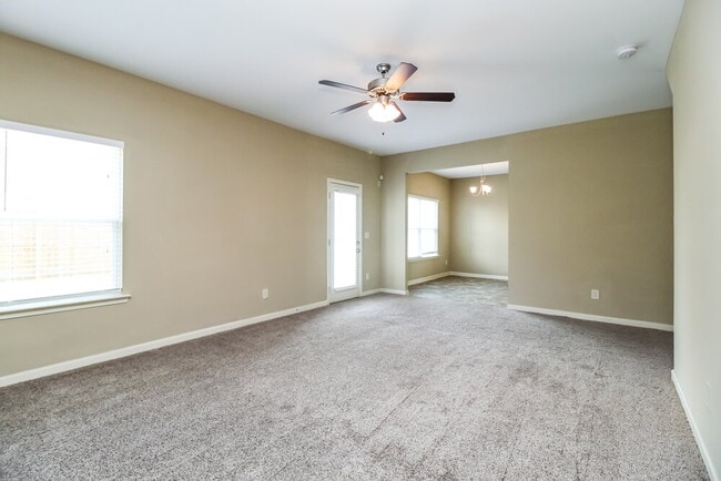 Photo - 41 Crescent Chase