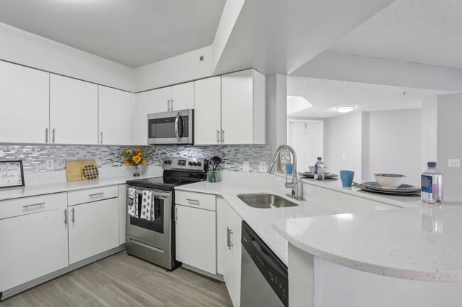Pembroke Pines Landings Apartments