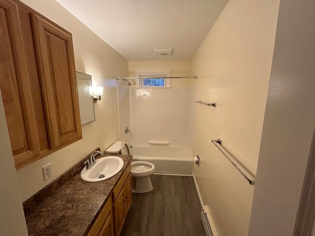 Bathroom - 180 Johnson St Unidad 180 Johnson St #1