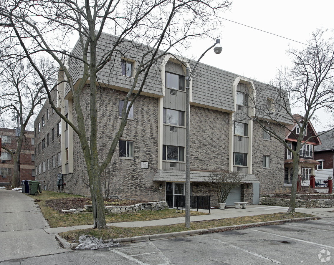 Murray Court Apartments - Murray Court Apartments
